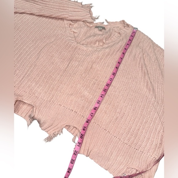 Wonderly Curvy Distressed Sweater - Picture 4 of 7